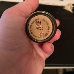 MAC Studio Fix Foundation NC20